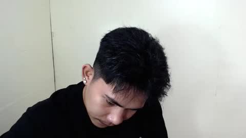 Snapshot of urcutie_asianboy chatting on 10.01.25 KEN online show from 10.01.25