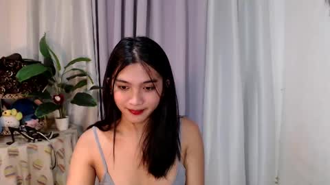 Snapshot of urdreamgirl_ chatting on 02.01.25 Trixie online show from 02.01.25