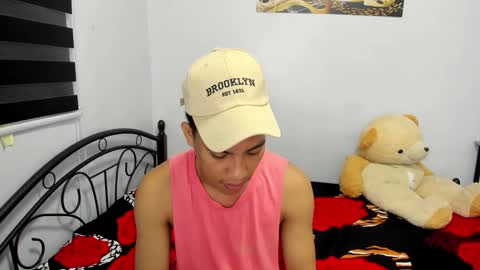 Snapshot of urfucker_vinz chatting on 03.18.26 urfucker_vinz online show from 03.18.26