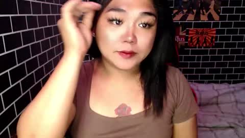 Snapshot of urgirl_dimple chatting on 09.25.25 Dimple online show from 09.25.25