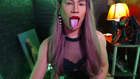 queen norelle online show from 12.10.24