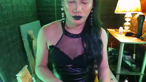 queen norelle online show from 10.09.25