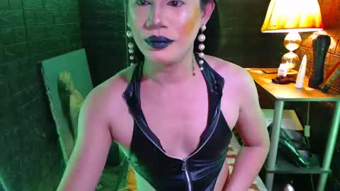 queen norelle online show from 10.21.25