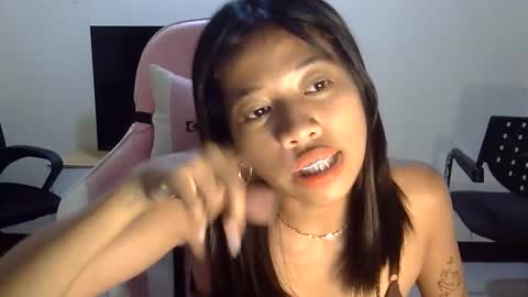 Snapshot of urhayumi_slut chatting on 10.26.25 urhayumi_slut online show from 10.26.25