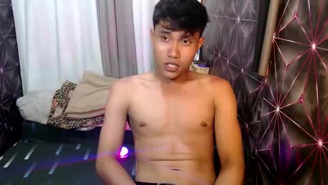 Snapshot of urhot_frank chatting on 09.12.25 urhot_frank online show from 09.12.25