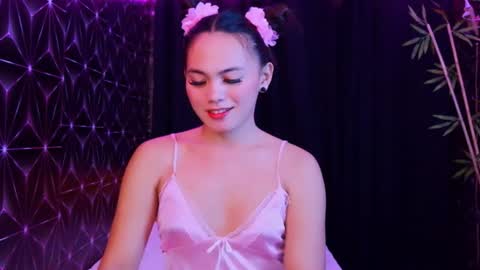 Snapshot of urhot_maxine chatting on 07.18.26 urhot_maxine online show from 07.18.26
