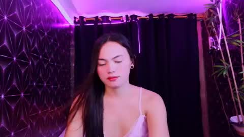 Snapshot of urhot_maxine chatting on 07.21.26 urhot_maxine online show from 07.21.26