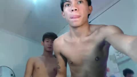 Snapshot of urhotguysanny chatting on 11.22.25 Sanny boy online show from 11.22.25