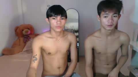 Snapshot of urhotguysanny chatting on 11.24.25 Sanny boy online show from 11.24.25