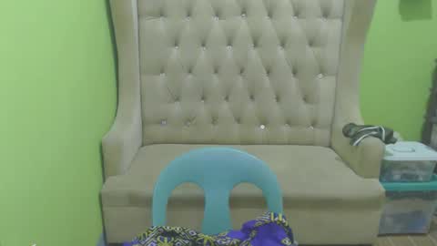 urhotmomzoey online show from 04.22.26