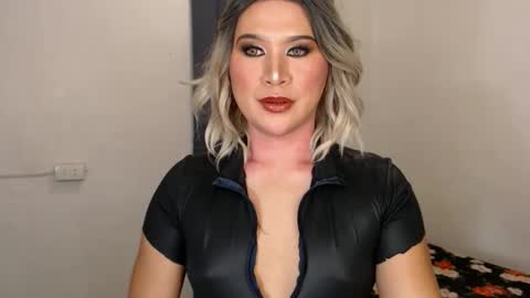 Zoe online show from 01.04.25