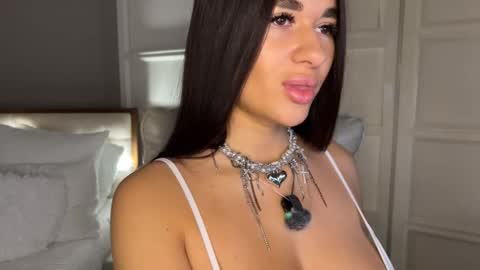Snapshot of urlillshy chatting on 10.21.25 Kristina online show from 10.21.25