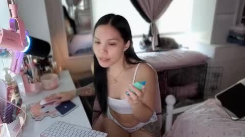 urlittlefilipina online show from 11.16.25