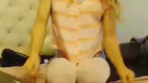 Snapshot of urlittleslut427128 chatting on 11.17.25 command me online show from 11.17.25