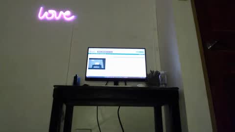 Snapshot of urlovely_hait chatting on 12.14.24 Sham online show from 12.14.24