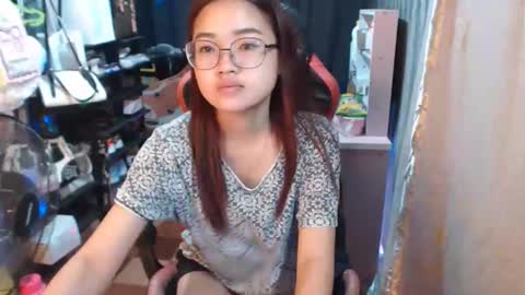 Snapshot of urlovelychinita chatting on 10.18.25 urlovelychinita online show from 10.18.25
