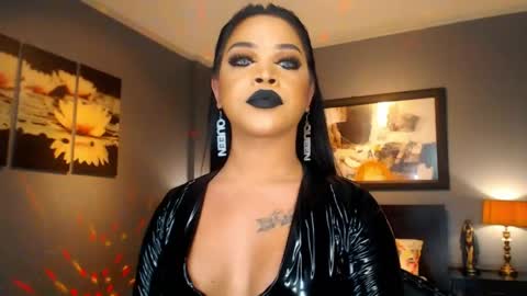 UrMajestyTyra online show from 04.25.26
