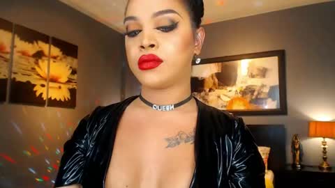 UrMajestyTyra online show from 05.05.26