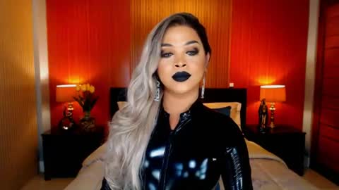 UrMajestyTyra online show from 06.17.26