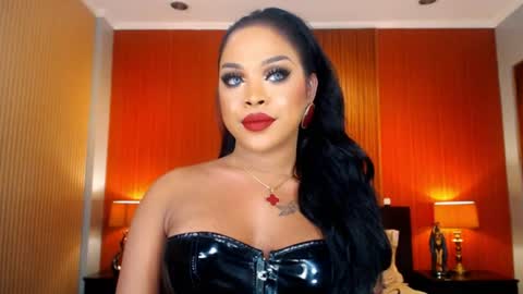UrMajestyTyra online show from 07.25.26
