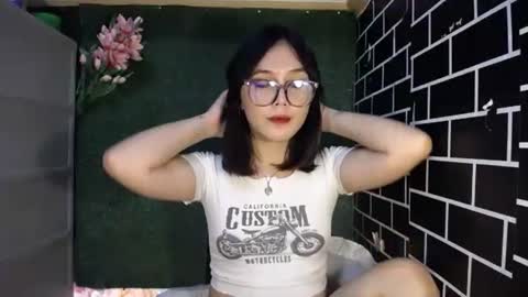 Snapshot of urpinay_pia chatting on 10.04.25 Pia online show from 10.04.25