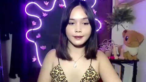 Snapshot of urpinay_pia chatting on 10.09.25 Pia online show from 10.09.25