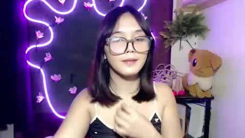 Snapshot of urpinay_pia chatting on 10.14.25 Pia online show from 10.14.25
