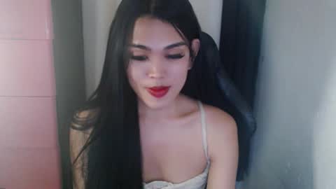 Snapshot of urpinayjenfuckerxxx chatting on 01.19.25 Jenny online show from 01.19.25