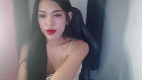 Snapshot of urpinayjenfuckerxxx chatting on 01.19.25 Jenny online show from 01.19.25