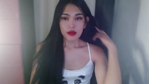 Snapshot of urpinayjenfuckerxxx chatting on 01.19.25 Jenny online show from 01.19.25