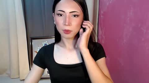 Snapshot of ursluttysofia chatting on 12.16.25 Sofia online show from 12.16.25