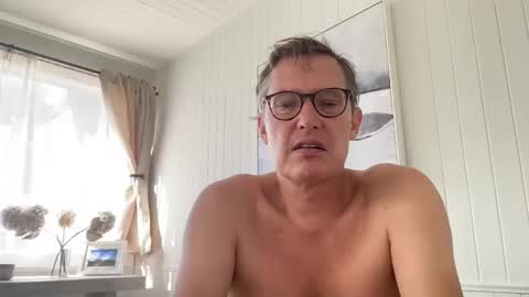 Snapshot of usablemale chatting on 12.30.24 P online show from 12.30.24