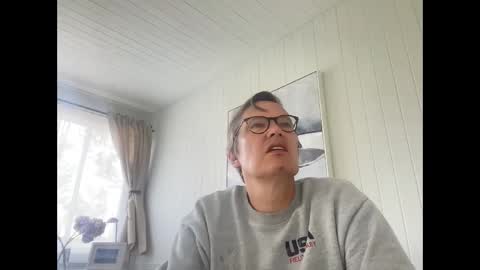 Snapshot of usablemale chatting on 03.03.25 P online show from 03.03.25