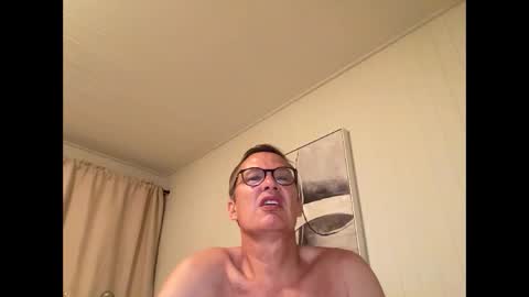 Snapshot of usablemale chatting on 09.24.25 P online show from 09.24.25