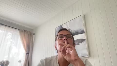 Snapshot of usablemale chatting on 11.11.25 P online show from 11.11.25