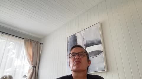 Snapshot of usablemale chatting on 11.19.25 P online show from 11.19.25