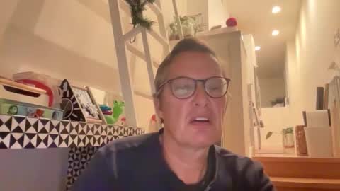 Snapshot of usablemale chatting on 12.15.25 P online show from 12.15.25