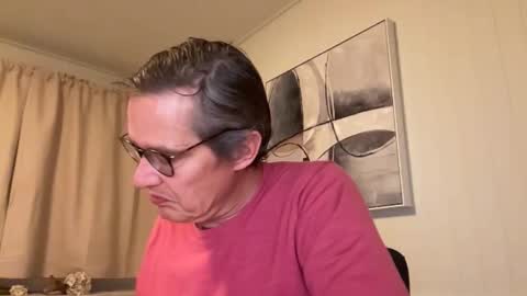 Snapshot of usablemale chatting on 12.16.25 P online show from 12.16.25