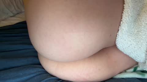 Snapshot of usedingoodcondition chatting on 12.31.24 Lily online show from 12.31.24