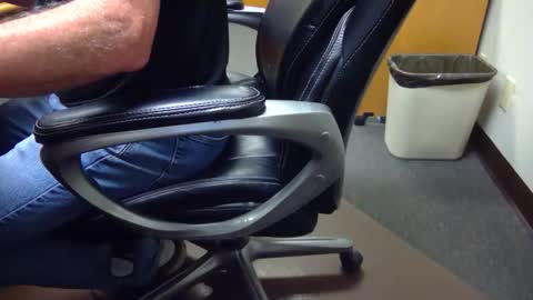 Snapshot of useemie chatting on 03.19.26 useemie online show from 03.19.26