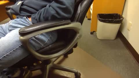 Snapshot of useemie chatting on 04.10.26 useemie online show from 04.10.26