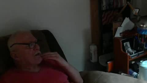 Snapshot of usmcmark63 chatting on 02.21.25 lookin for free fun online show from 02.21.25