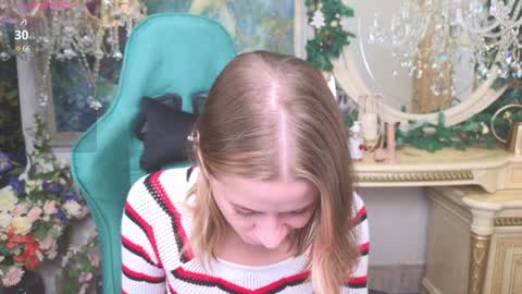 Snapshot of uvrays999 chatting on 01.23.25 Leila online show from 01.23.25