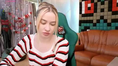 Snapshot of uvrays999 chatting on 02.22.26 Leila online show from 02.22.26