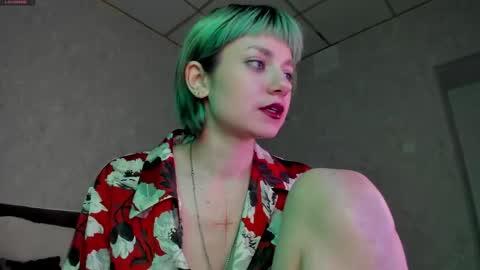 Snapshot of uwu_emmy chatting on 06.03.26 uwu_emmy online show from 06.03.26