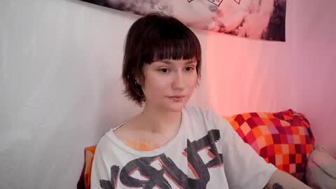 Snapshot of uwujudyosas chatting on 05.11.26 Judy online show from 05.11.26
