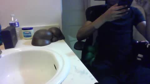 Snapshot of uzithebbc chatting on 12.16.24 uzithebbc online show from 12.16.24