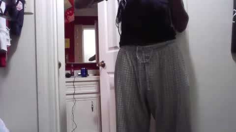 Snapshot of uzithebbc chatting on 01.12.25 uzithebbc online show from 01.12.25