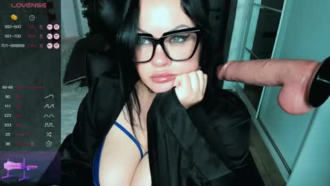Snapshot of v_tandeme777 chatting on 06.10.26 Anna and Kirill online show from 06.10.26