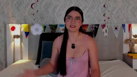 Vaalentina Lux online show from 06.22.26
